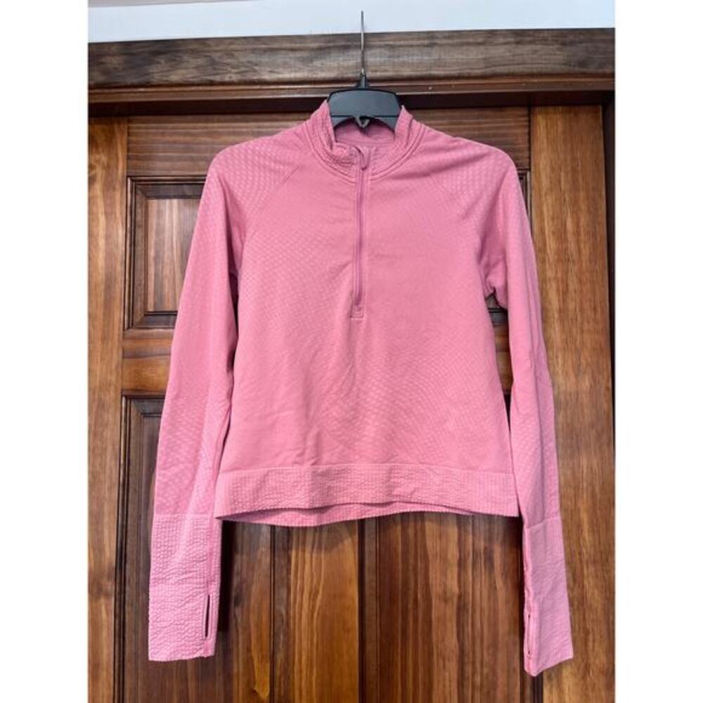 Lululemon Rest Less Cropped Half-Zip in the color Grid Warp Pink Blossom size 8